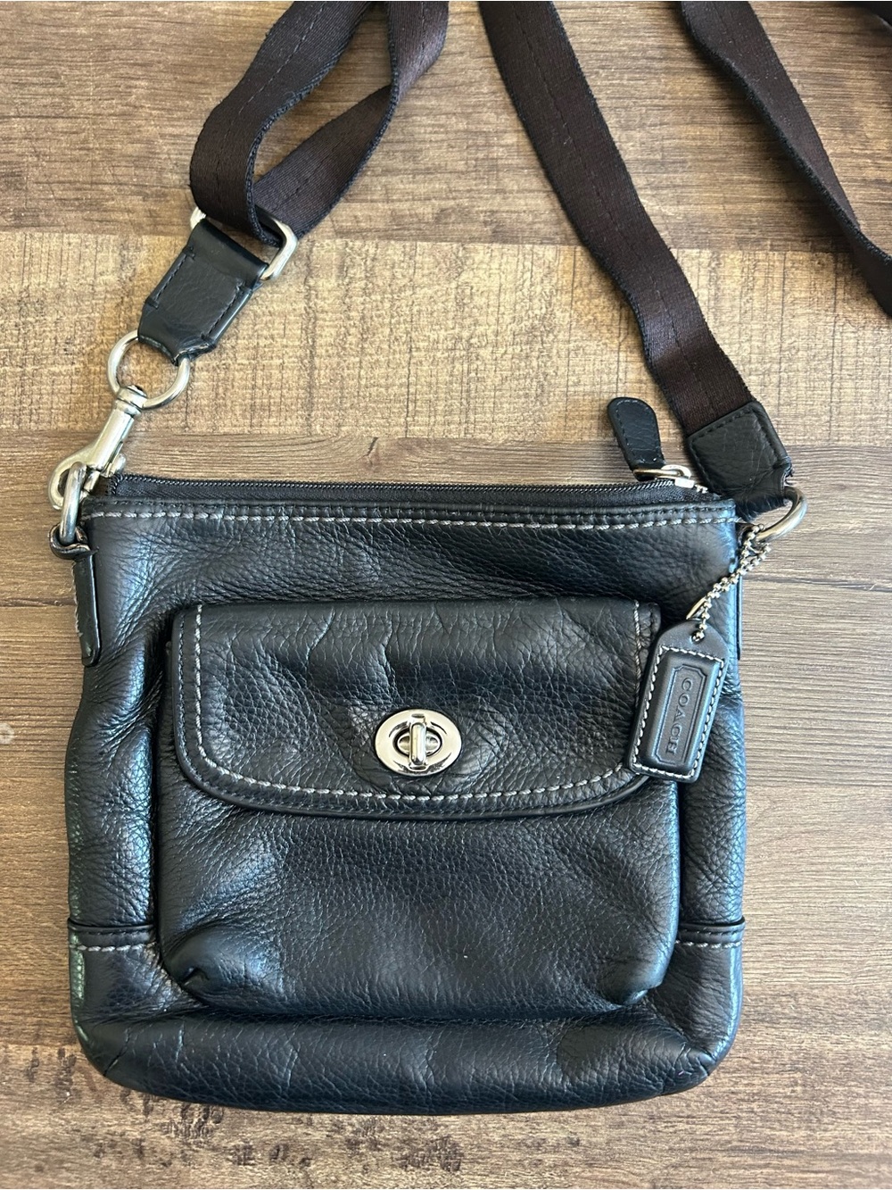 Coach Park Black Pebbled Leather TurnLock Swingpack Crossbody Bag F49170